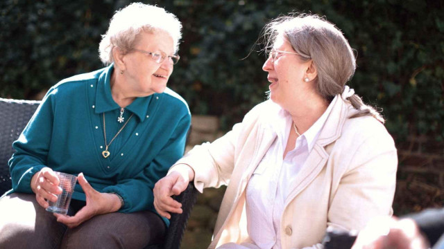 Aufsuchende Altenarbeit - Kulturelle Auszeit für Pflegende Angehörige